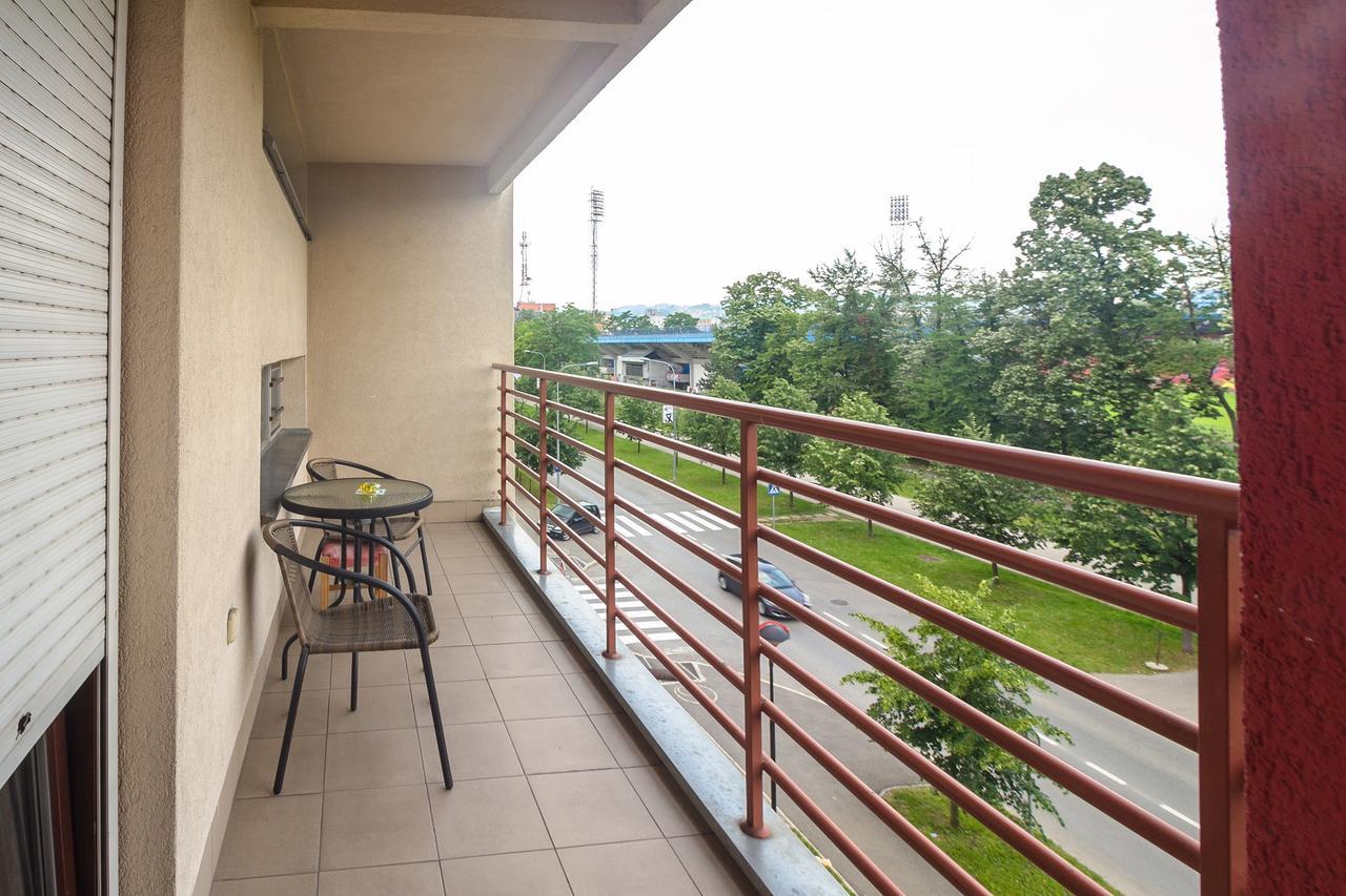 Stan Na Dan Banja Luka Apartment Ngoại thất bức ảnh