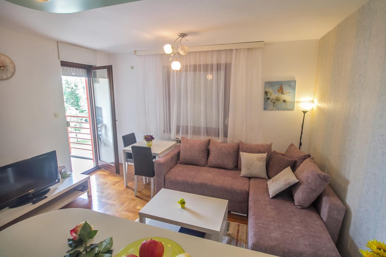 Stan Na Dan Banja Luka Apartment Ngoại thất bức ảnh